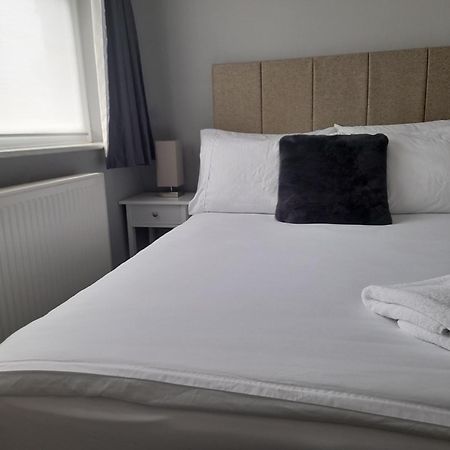 فيلا Bright 4-Bed House 15 Min To Manchester Centre المظهر الخارجي الصورة