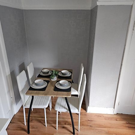 فيلا Bright 4-Bed House 15 Min To Manchester Centre المظهر الخارجي الصورة