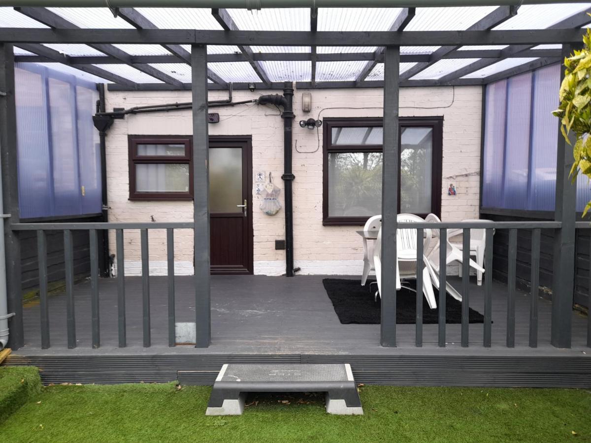 فيلا Bright 4-Bed House 15 Min To Manchester Centre المظهر الخارجي الصورة