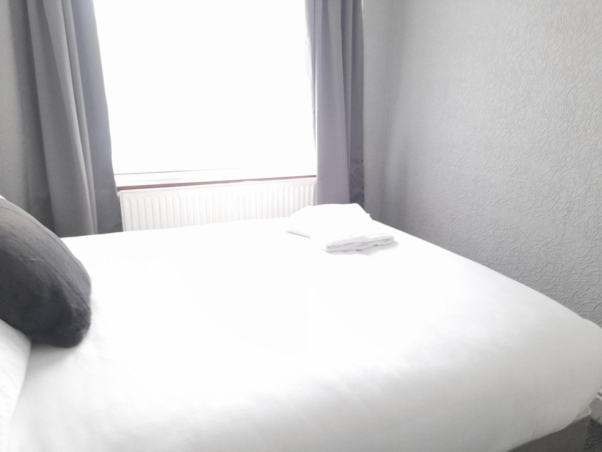 فيلا Bright 4-Bed House 15 Min To Manchester Centre المظهر الخارجي الصورة