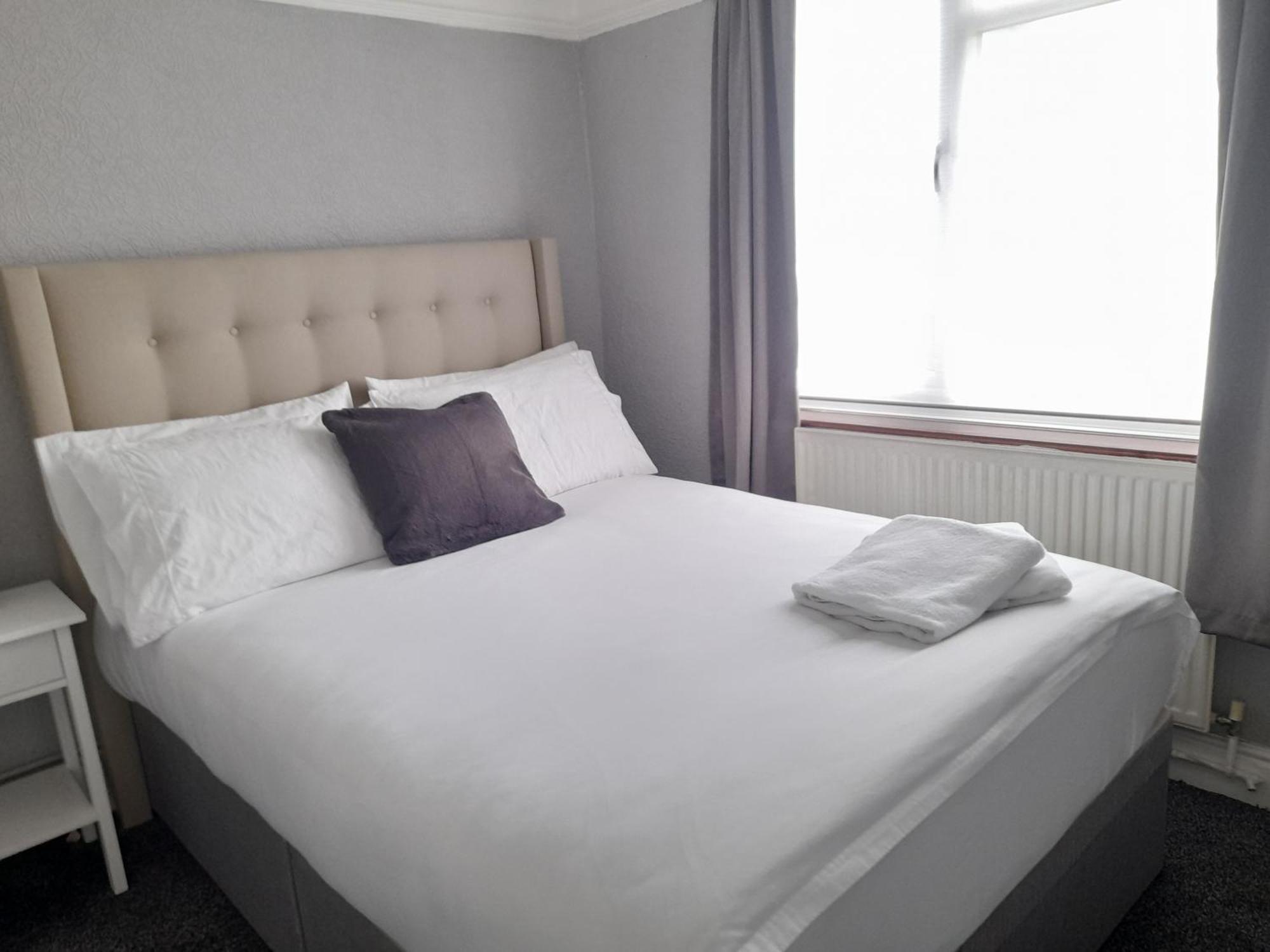 فيلا Bright 4-Bed House 15 Min To Manchester Centre المظهر الخارجي الصورة