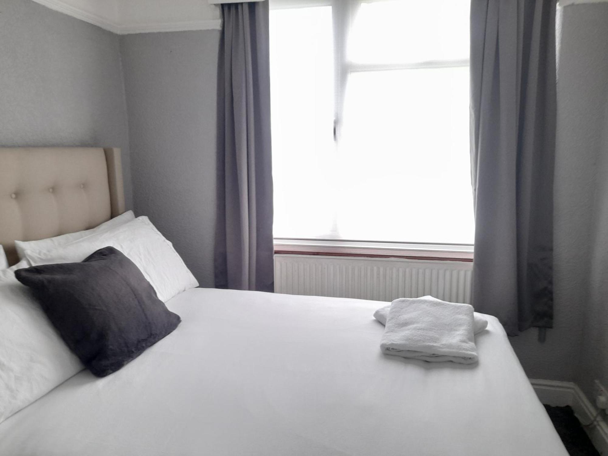 فيلا Bright 4-Bed House 15 Min To Manchester Centre المظهر الخارجي الصورة