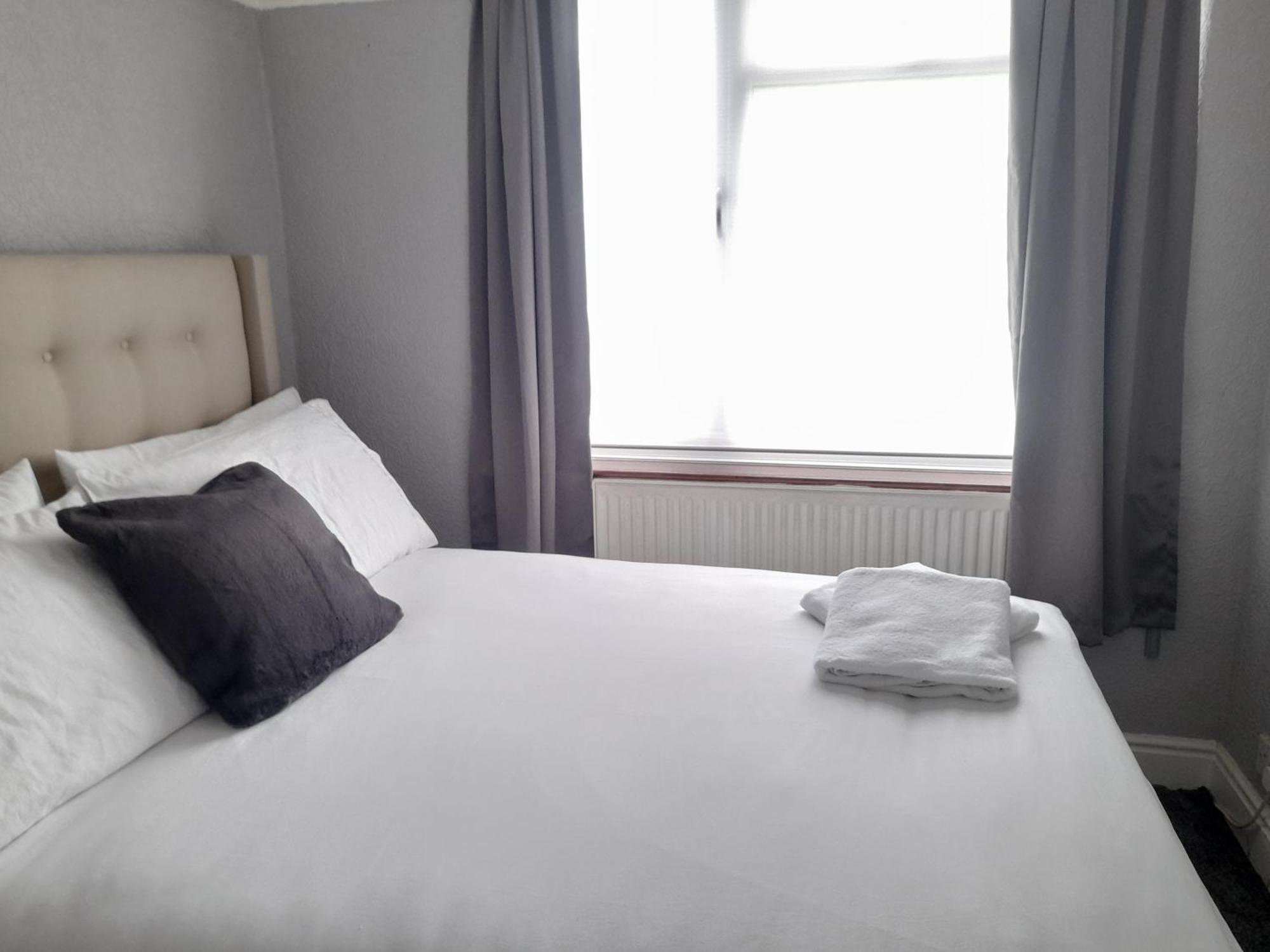 فيلا Bright 4-Bed House 15 Min To Manchester Centre المظهر الخارجي الصورة