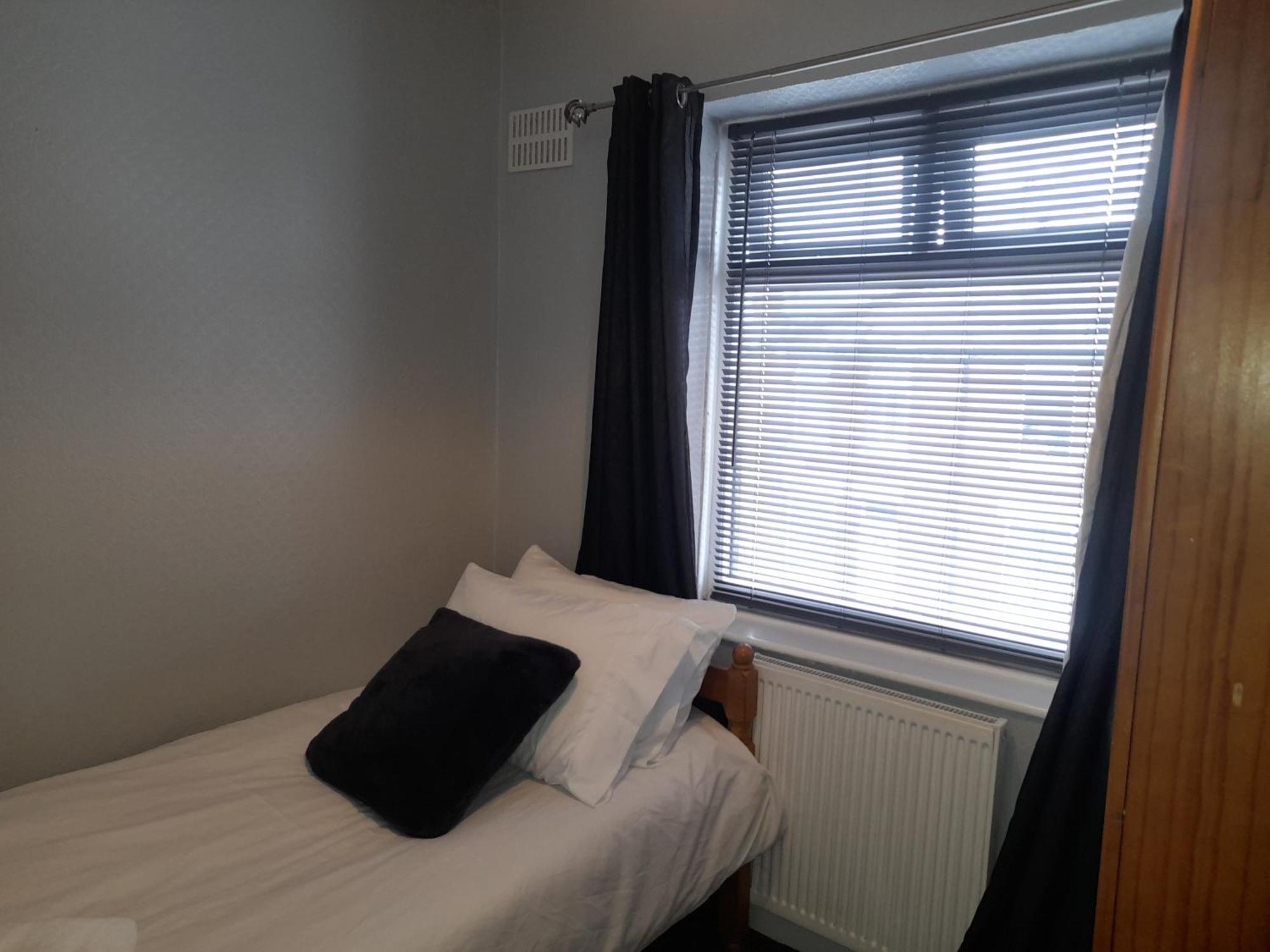 فيلا Bright 4-Bed House 15 Min To Manchester Centre المظهر الخارجي الصورة