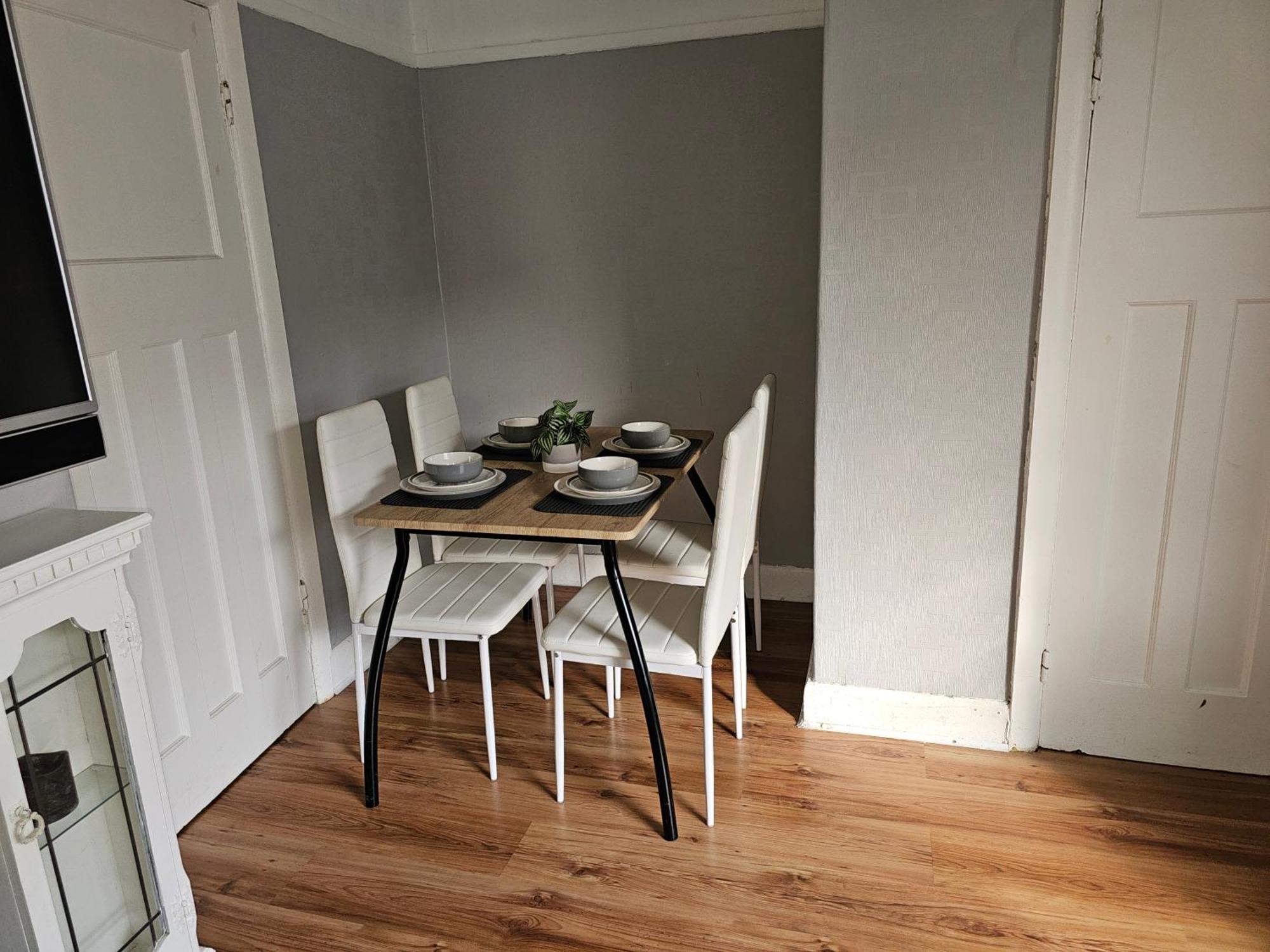 فيلا Bright 4-Bed House 15 Min To Manchester Centre المظهر الخارجي الصورة
